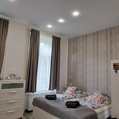 סגד Pompar Belvarosi Apartman מראה חיצוני תמונה