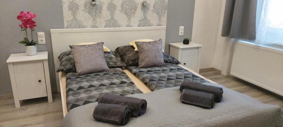 סגד Pompar Belvarosi Apartman מראה חיצוני תמונה