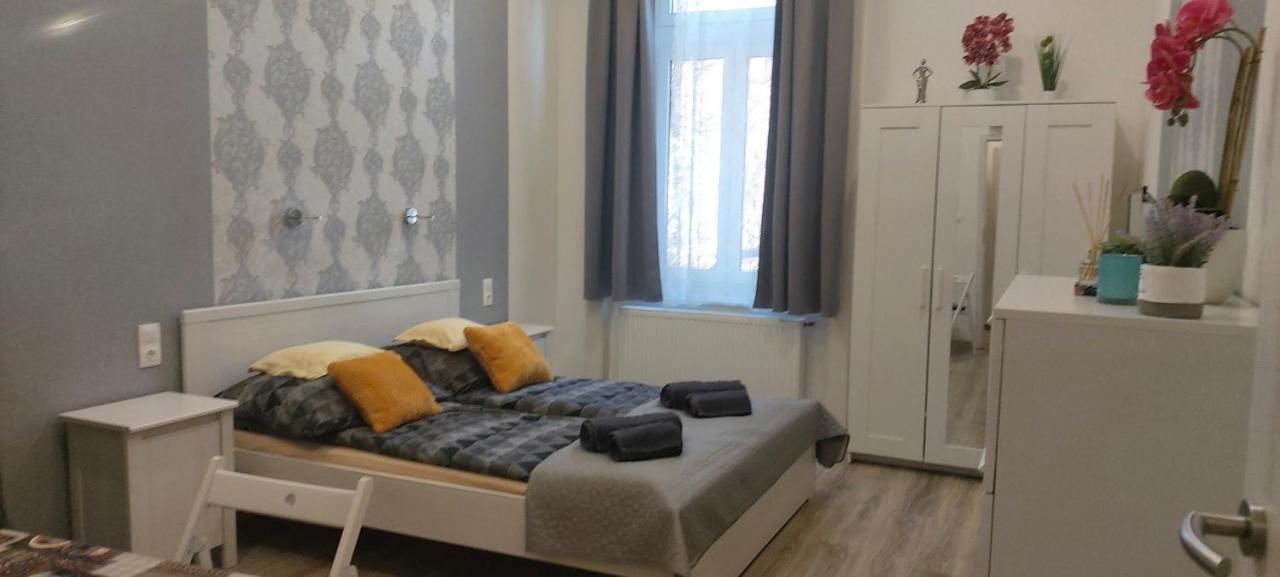סגד Pompar Belvarosi Apartman מראה חיצוני תמונה