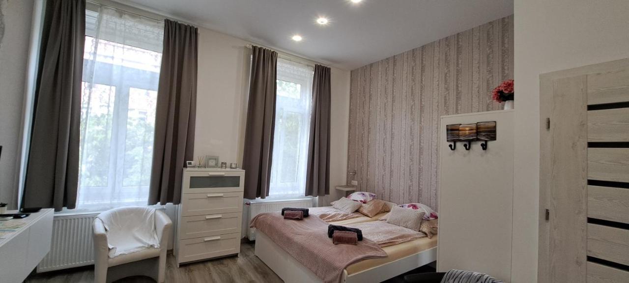 סגד Pompar Belvarosi Apartman מראה חיצוני תמונה